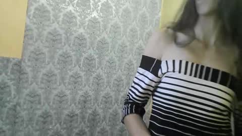 Snapshot of wolfxsnow chatting on 01-01-25, 06:06 wolfxsnow online show from 01-01-25, 06:06