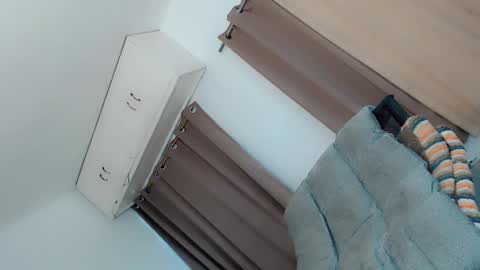 Jexie online show from 10-31-25, 04:13