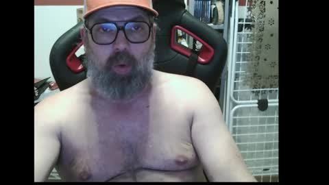 Snapshot of womenizzeer chatting on 12-14-25, 12:38 Adam online show from 12-14-25, 12:38