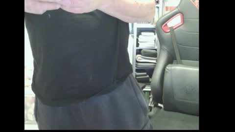 Snapshot of womenizzeer chatting on 01-09-26, 11:39 Adam online show from 01-09-26, 11:39