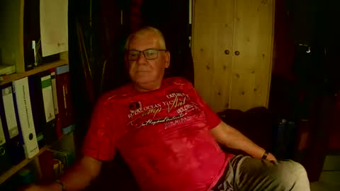 Snapshot of wonneprop10 chatting on 10-19-25, 05:02 Always Horny online show from 10-19-25, 05:02