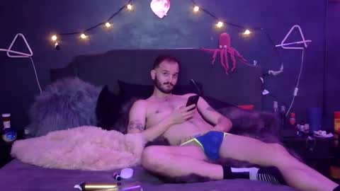 Snapshot of wooferpig chatting on 12-20-25, 02:40 wooferpig online show from 12-20-25, 02:40