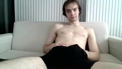 Snapshot of wooziemoo325 chatting on 11-12-25, 03:18 Steve Brand online show from 11-12-25, 03:18