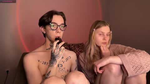 Snapshot of worldofllove chatting on 02-19-25, 07:59 Arnika and Simon online show from 02-19-25, 07:59