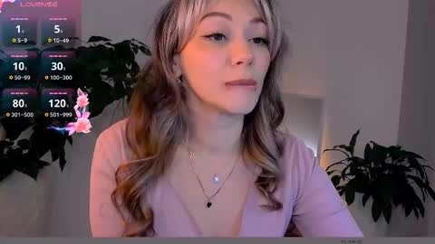 Snapshot of worldsbaby chatting on 11-08-25, 04:29 worldsbaby online show from 11-08-25, 04:29