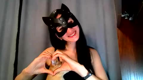 wow_dream_girl_ online show from 10-10-25, 05:45