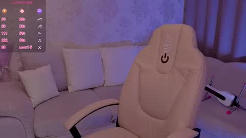 Snapshot of wow_kate chatting on 11-06-25, 02:23 Kate online show from 11-06-25, 02:23