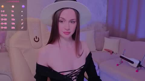 Snapshot of wow_kate chatting on 11-08-25, 04:01 Kate online show from 11-08-25, 04:01