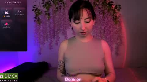 Snapshot of wow_sue chatting on 10-23-25, 02:22 Sue online show from 10-23-25, 02:22