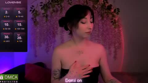 Snapshot of wow_sue chatting on 10-28-25, 07:34 Sue online show from 10-28-25, 07:34