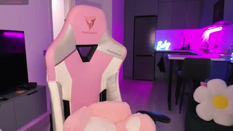 Emi online show from 10-01-25, 05:08