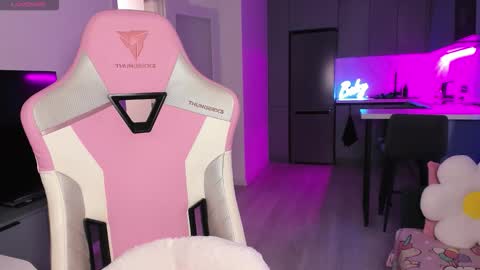 Emi online show from 11-23-25, 05:02