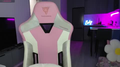 Emi online show from 12-05-25, 04:03