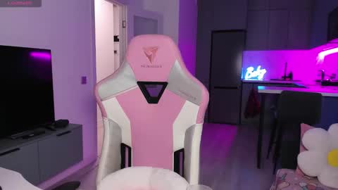 Emi online show from 12-20-25, 04:03