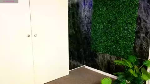 Snapshot of wowrivers chatting on 02-17-25, 10:36 Nessa online show from 02-17-25, 10:36