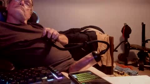 wowsers2022 online show from 10-04-25, 01:58