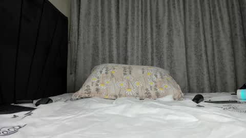              online show from 10-10-25, 02:43