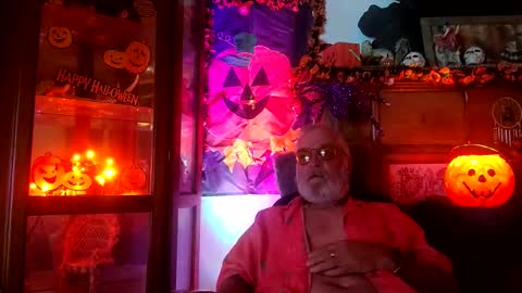 Snapshot of wscooter1 chatting on 10-27-25, 09:19 SCOOTER online show from 10-27-25, 09:19