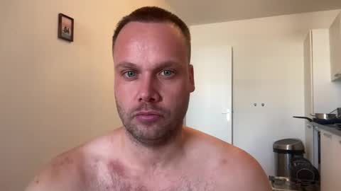 Snapshot of wsvogel chatting on 11-17-25, 09:48 joejoe online show from 11-17-25, 09:48