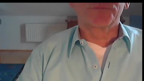 Snapshot of wuki123 chatting on 10-17-25, 01:03 Wuki online show from 10-17-25, 01:03