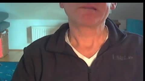 Snapshot of wuki123 chatting on 10-23-25, 02:05 Wuki online show from 10-23-25, 02:05