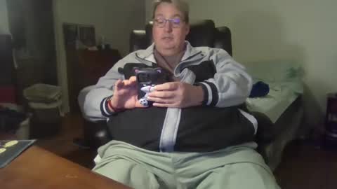 Wren online show from 11-24-25, 04:23