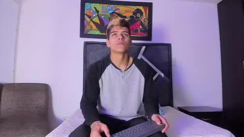 Snapshot of wyatt_2 chatting on 10-08-25, 11:30 wyatt online show from 10-08-25, 11:30