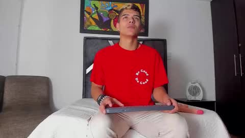 Snapshot of wyatt_2 chatting on 10-18-25, 12:06 wyatt online show from 10-18-25, 12:06