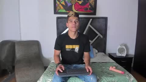 Snapshot of wyatt_2 chatting on 10-20-25, 12:27 wyatt online show from 10-20-25, 12:27