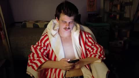 Wyatt online show from 11-04-25, 02:43