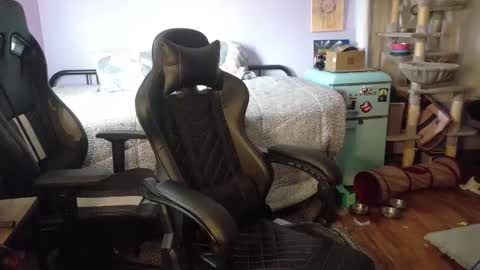 Wyatt online show from 11-26-25, 07:37