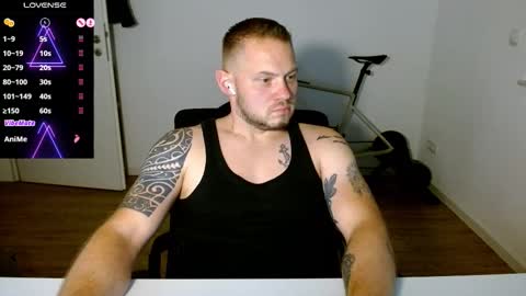 Snapshot of x19marco93x chatting on 11-02-25, 08:11 x19marco93x online show from 11-02-25, 08:11