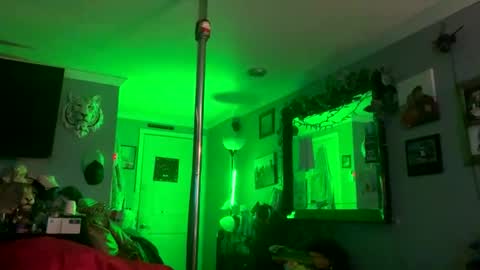 Snapshot of x7i3zuvfcwxym8naezgb chatting on 11-17-25, 05:41 Whatyouwantbest online show from 11-17-25, 05:41