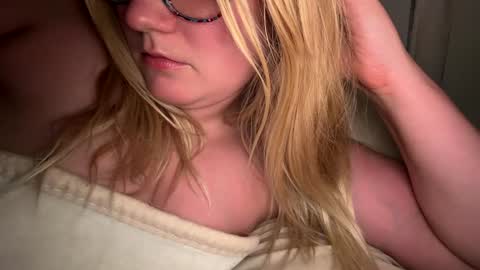 Mariah  online show from 10-19-25, 10:38