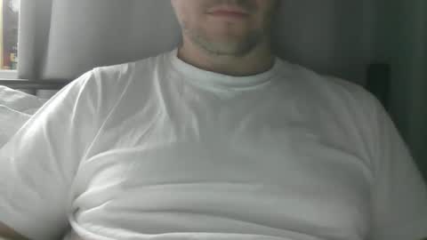 Snapshot of x_yes chatting on 10-16-25, 11:22 x_yes online show from 10-16-25, 11:22