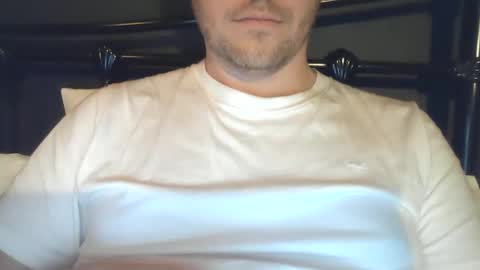 Snapshot of x_yes chatting on 11-12-25, 08:52 x_yes online show from 11-12-25, 08:52