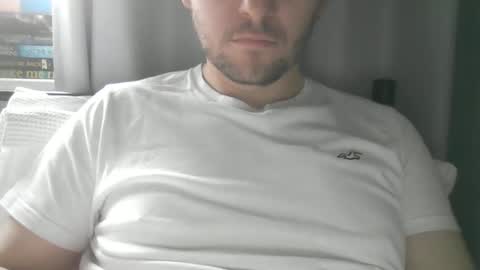 Snapshot of x_yes chatting on 11-24-25, 01:00 x_yes online show from 11-24-25, 01:00