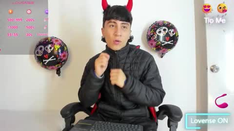 Snapshot of xaandergrey chatting on 10-18-25, 07:36 xaanderGrey online show from 10-18-25, 07:36