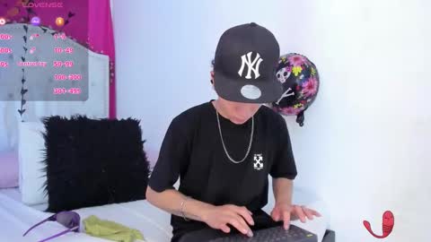 Snapshot of xaandergrey chatting on 10-23-25, 08:29 xaanderGrey online show from 10-23-25, 08:29