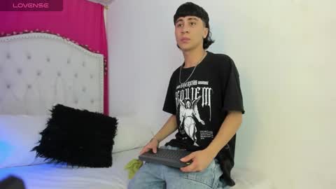 Snapshot of xaandergrey chatting on 11-07-25, 07:36 xaanderGrey online show from 11-07-25, 07:36