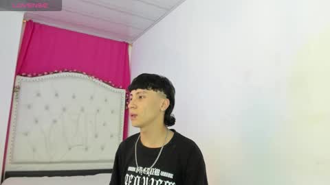 Snapshot of xaandergrey chatting on 11-17-25, 07:08 xaanderGrey online show from 11-17-25, 07:08