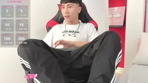 Snapshot of xaandergrey chatting on 11-18-25, 08:24 xaanderGrey online show from 11-18-25, 08:24