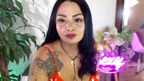 XAMARA1124 online show from 02-05-25, 11:06