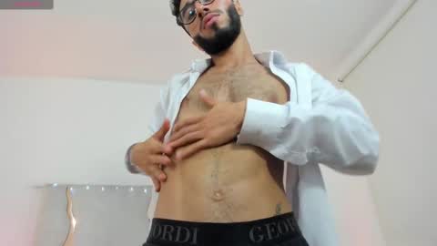 Snapshot of xander_tay chatting on 12-13-24, 12:09 ISSANDER online show from 12-13-24, 12:09