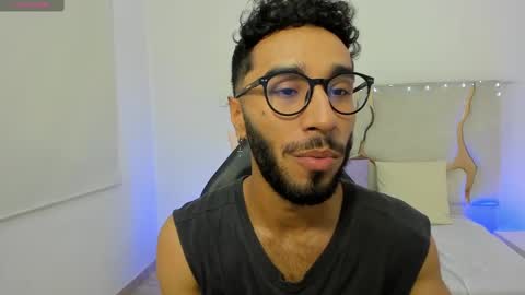 Snapshot of xander_tay chatting on 12-15-24, 07:42 ISSANDER online show from 12-15-24, 07:42