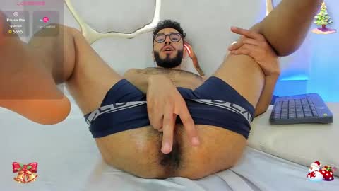 Snapshot of xander_tay chatting on 12-16-24, 01:53 ISSANDER online show from 12-16-24, 01:53