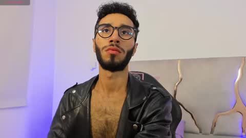 Snapshot of xander_tay chatting on 12-27-24, 07:57 ISSANDER online show from 12-27-24, 07:57