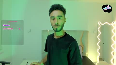 Snapshot of xander_tay chatting on 01-18-25, 07:37 ISSANDER online show from 01-18-25, 07:37