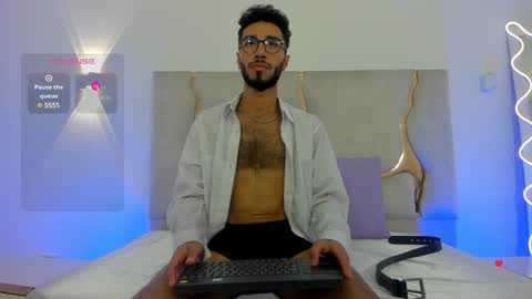 Snapshot of xander_tay chatting on 01-21-25, 07:17 ISSANDER online show from 01-21-25, 07:17