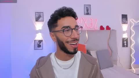 Snapshot of xander_tay chatting on 03-01-25, 07:37 ISSANDER online show from 03-01-25, 07:37